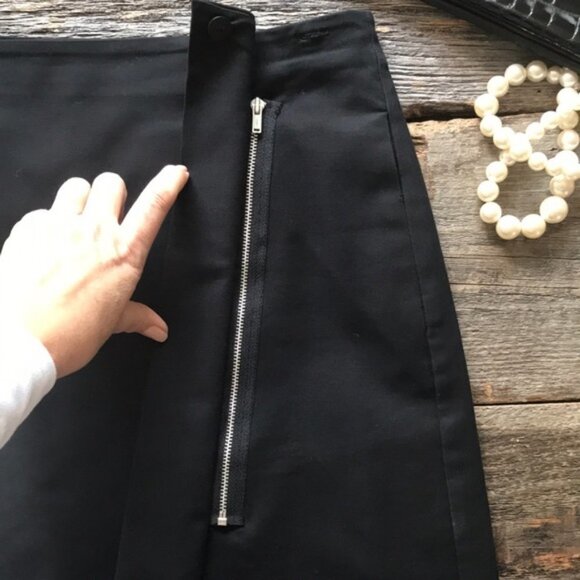 GAP Black Wrap Skirt - Picture 3 of 7